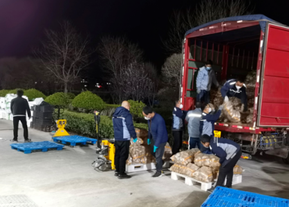 疫情下，甘肅物流行業(yè)利用手動(dòng)液壓搬運(yùn)車(chē)等工具保障物資供應(yīng)