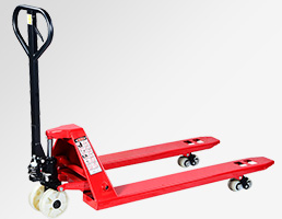 武漢零部件加工廠(chǎng)使用手動(dòng)液壓搬運(yùn)車(chē)搬運(yùn)物料