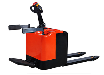 電動(dòng)叉車(chē)貨叉載人？這可太危險(xiǎn)了